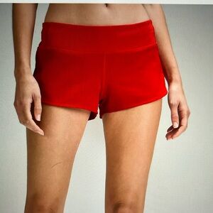 BRAND NEW speed up size 4 lululemon shorts 2.5” in dark red